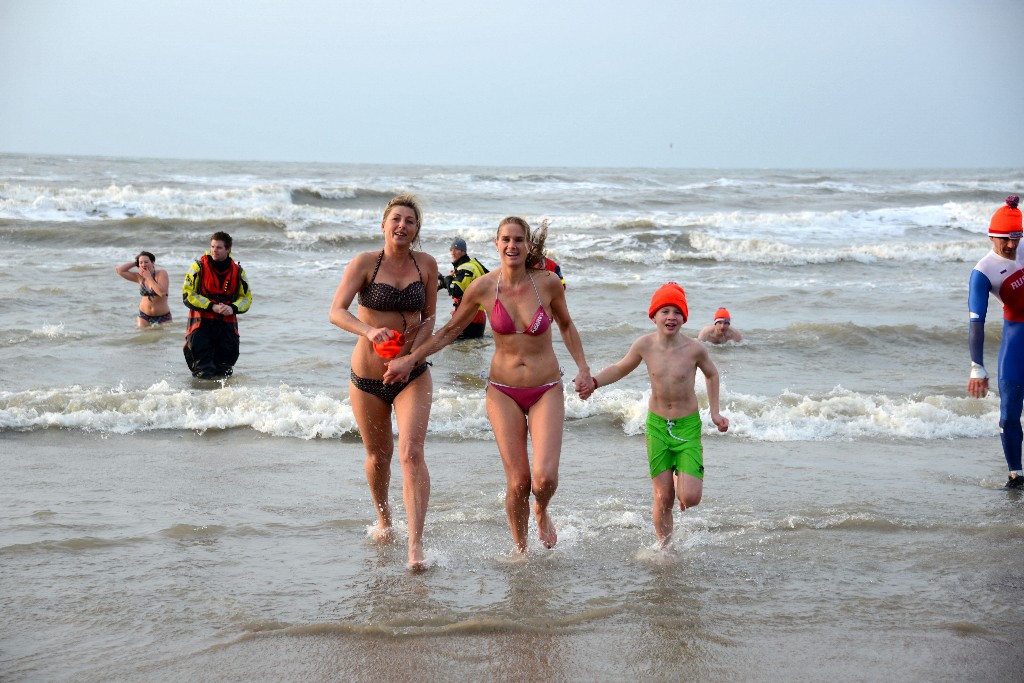 ../Images/Nieuwjaarsduik Nederzandt 2015 124.jpg